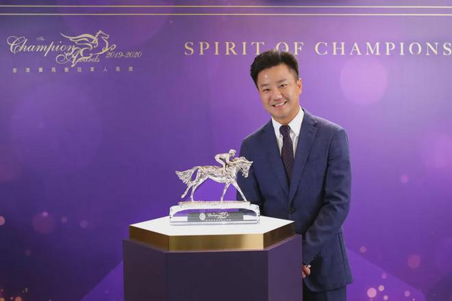 驹戴眼罩夺魁家族曾养香港马王凯时尊龙人生就是博王经纬赛(图3)